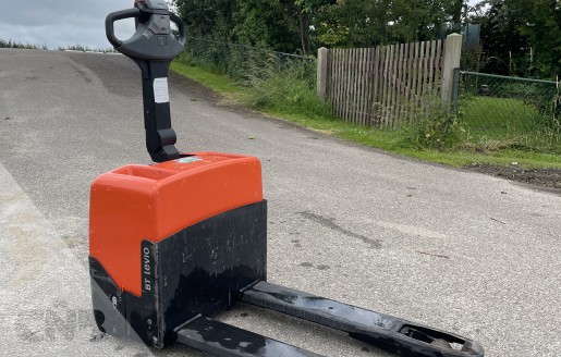 Foto van Elektrische pompwagen palletwagen